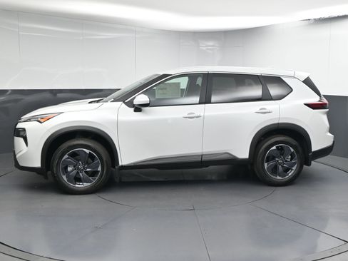 New 2026 Nissan Rogue SV image 5