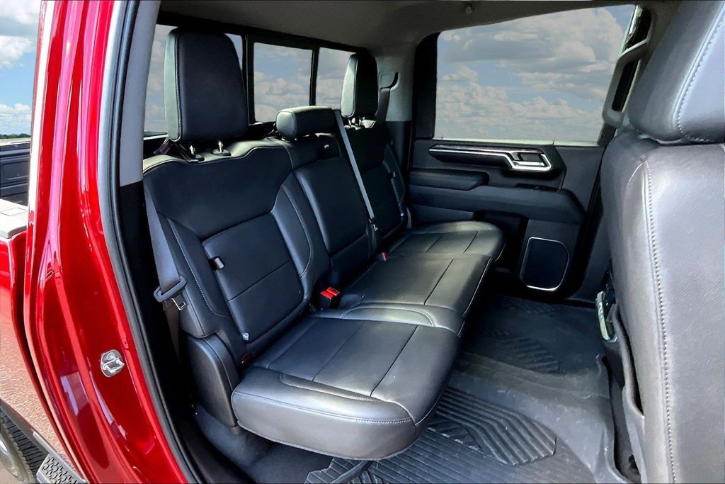 Used 2024 Chevrolet Silverado 2500 LTZ w/ LTZ Premium Package AWD/4WD image 28