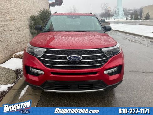 Used 2023 Ford Explorer XLT w/ Equipment Group 202A image 2