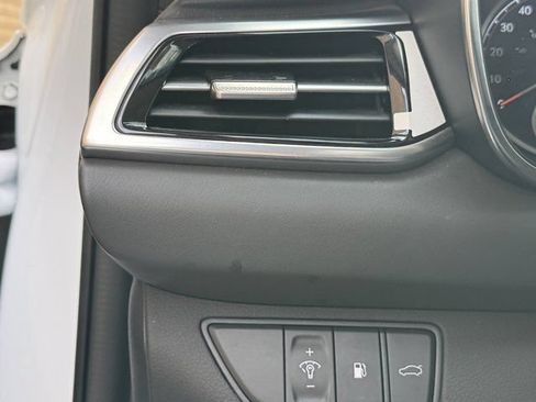 Used 2025 Genesis G70 2.5T AWD/4WD image 14