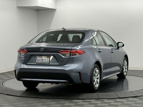 Used 2020 Toyota Corolla LE image 6