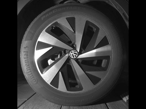 Used 2023 Volkswagen ID.4 Pro AWD/4WD image 11