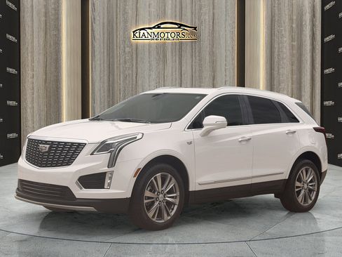 Used 2024 Cadillac XT5 Premium Luxury FWD image 2