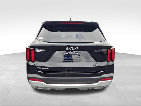 Used 2026 Kia Sorento LX FWD image 4