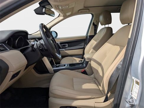 Used 2017 Land Rover Discovery Sport HSE image 18