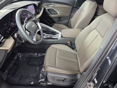 Used 2025 Audi Q5 2.0T Premium image 9