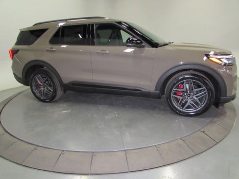 New 2026 Ford Explorer ST w/ Sun And Sound Package AWD/4WD image 4
