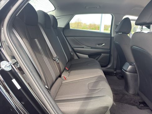 Used 2023 Hyundai Elantra SEL image 16