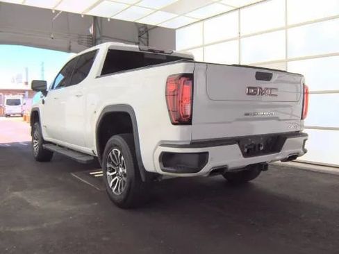 Used 2020 GMC Sierra 1500 AT4 w/ AT4 Premium Package AWD/4WD image 4