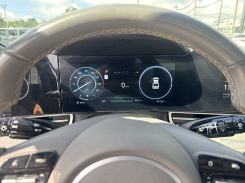 Used 2025 Hyundai Elantra SEL FWD image 20