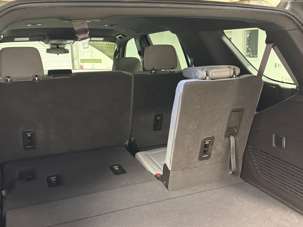 Used 2023 Chevrolet Tahoe LS RWD image 18