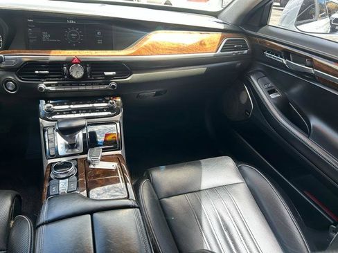 Used 2017 Genesis G90 3.3T Premium RWD image 13