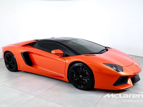 Used 2014 Lamborghini Aventador LP 700-4 AWD/4WD image 3