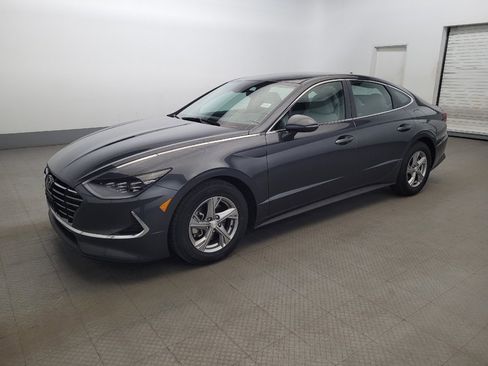 Used 2023 Hyundai Sonata SE image 2
