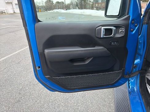 Used 2023 Jeep Wrangler Sahara w/ Cold Weather Group image 11