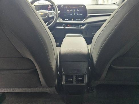 Used 2025 Chevrolet Equinox LT image 13