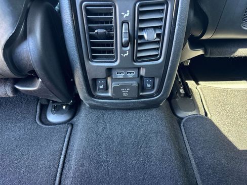 Certified 2025 Dodge Durango R/T AWD/4WD image 13