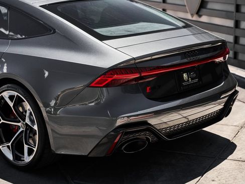 Used 2024 Audi RS 7 Performance AWD/4WD image 9