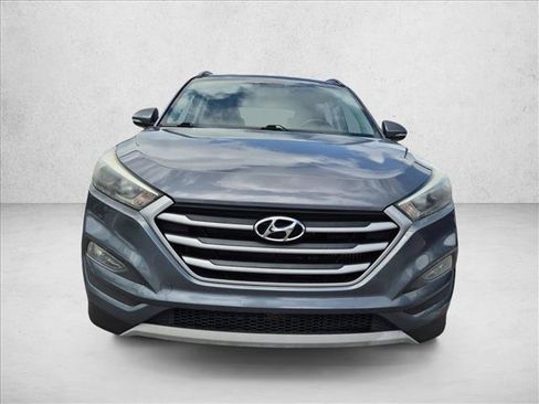 Used 2018 Hyundai Tucson Value FWD image 2