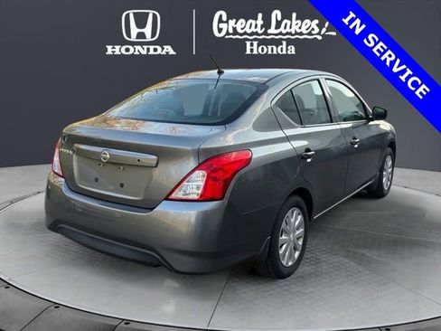 Used 2016 Nissan Versa S FWD image 4