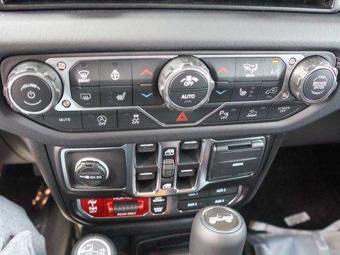 New 2026 Jeep Wrangler Unlimited Rubicon AWD/4WD image 24