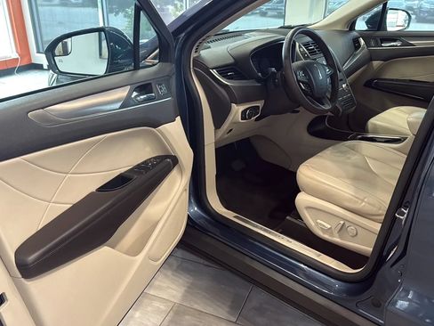 Used 2018 Lincoln MKC Premiere FWD image 13