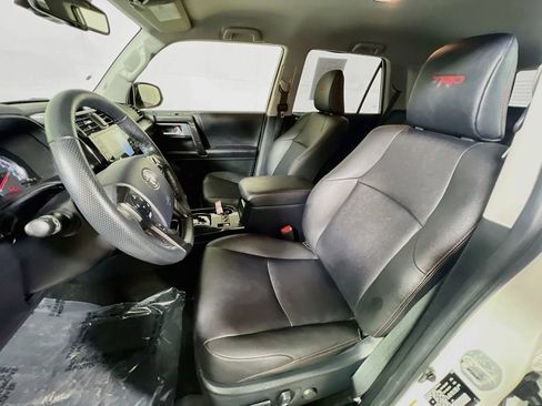 Certified 2023 Toyota 4Runner TRD Off-Road Premium AWD/4WD image 18