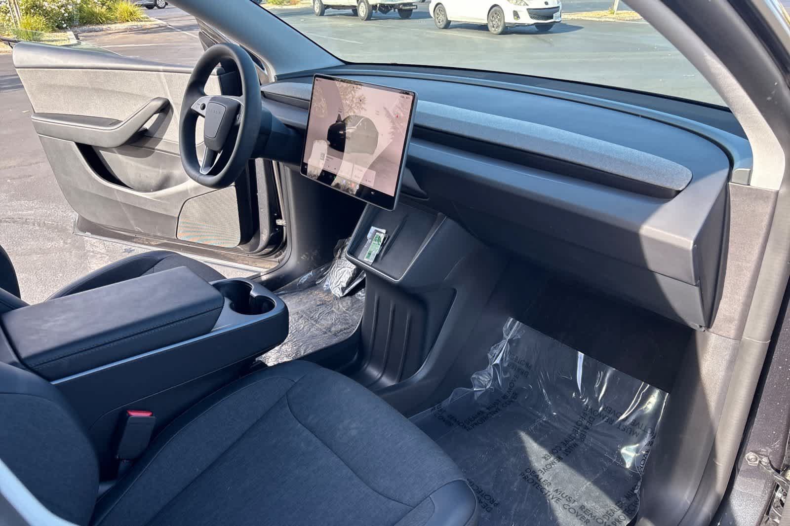 Used 2026 Tesla Model Y 2WD image 16