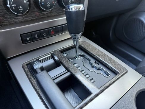 Used 2012 Jeep Liberty Limited Jet w/ Comfort/Convenience Group image 23