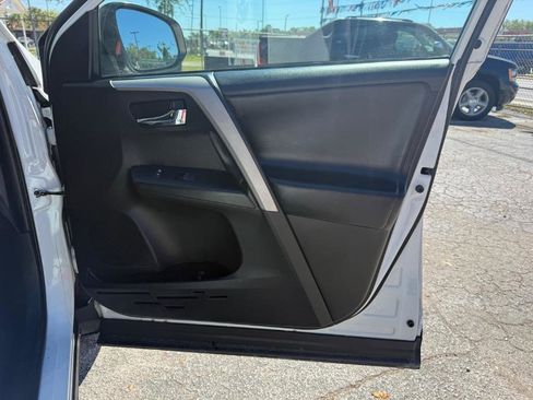 Used 2018 Toyota RAV4 XLE w/ Plus Extra Value Package FWD image 33