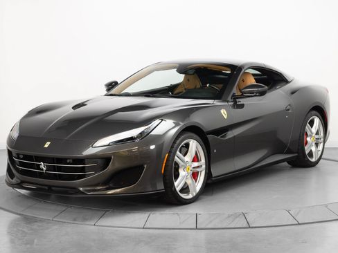 Used 2019 Ferrari Portofino RWD image 12