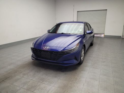 Used 2021 Hyundai Elantra SE FWD image 15