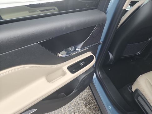 New 2026 Lincoln Corsair Premiere image 16