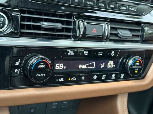 Used 2023 Nissan Pathfinder Platinum AWD/4WD image 22