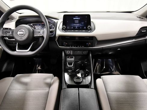 Used 2023 Nissan Rogue SV AWD/4WD image 3