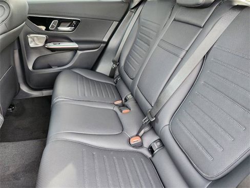 Certified 2025 Mercedes-Benz GLC 300 4MATIC image 10