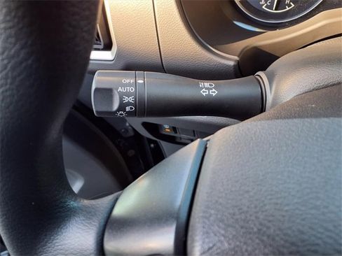 Certified 2025 Nissan Frontier SV image 10