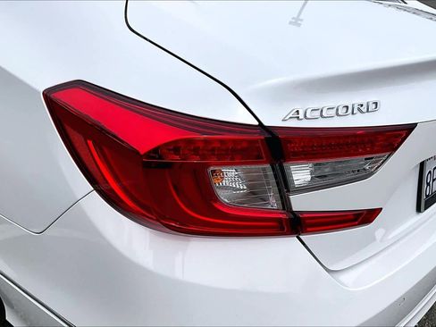 Used 2018 Honda Accord Touring image 28