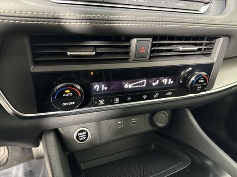 Certified 2023 Nissan Rogue SV image 9