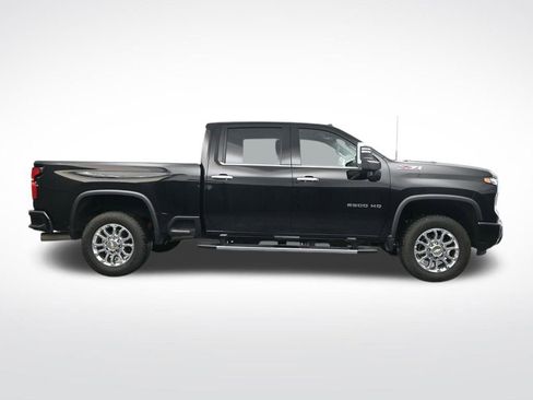 Used 2025 Chevrolet Silverado 2500 LTZ w/ Z71 Chrome Sport Edition image 4