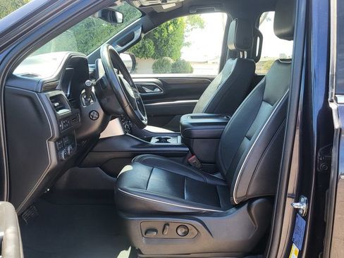 Used 2023 Chevrolet Suburban Premier AWD/4WD image 25