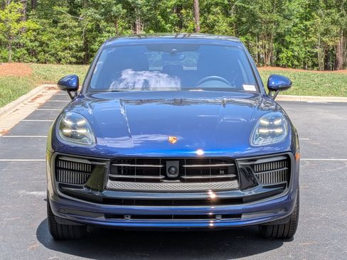 Certified 2024 Porsche Macan S AWD/4WD image 34