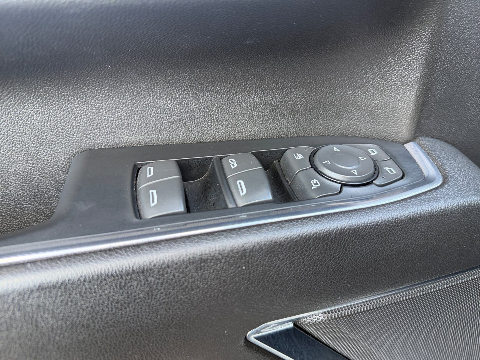 Used 2024 Chevrolet Silverado 2500 LT w/ Convenience Package AWD/4WD image 18