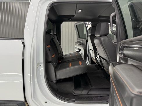 Used 2024 GMC Sierra 2500 AT4 w/ AT4 Preferred Package AWD/4WD image 31