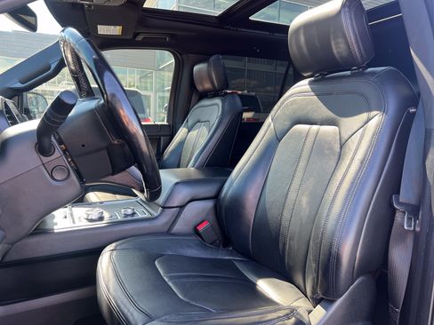 Used 2019 Ford Expedition Limited w/ Equipment Group 302A AWD/4WD image 9