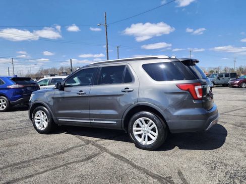 Used 2016 Ford Explorer XLT image 10