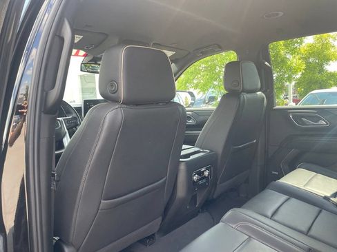 Used 2024 GMC Yukon SLT RWD image 24