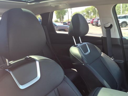 Used 2025 Hyundai Tucson Limited image 12