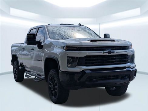 Used 2024 Chevrolet Silverado 2500 Custom w/ Custom Convenience Package AWD/4WD image 8