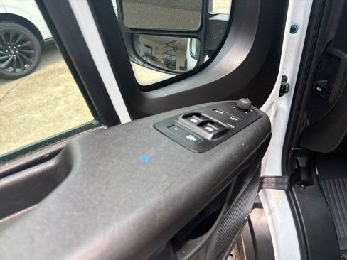 Used 2025 RAM ProMaster 2500 w/ Convenience Group FWD image 16